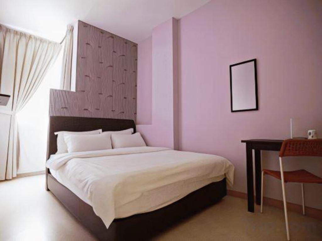 Comma Hotel