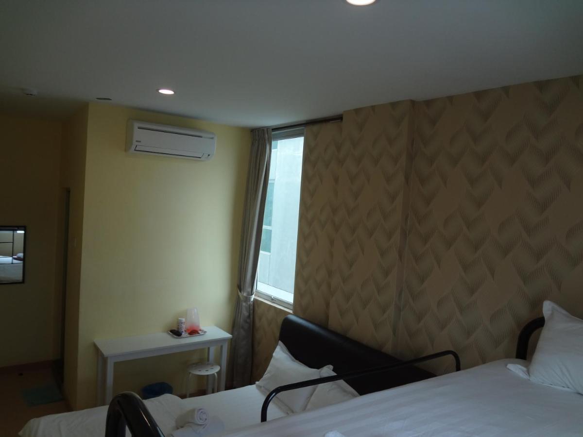 Comma Bandar Saujana Putra